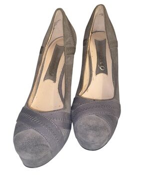 BOUTIQUE 9 GRAY SUEDE WOMENS PUMPS
